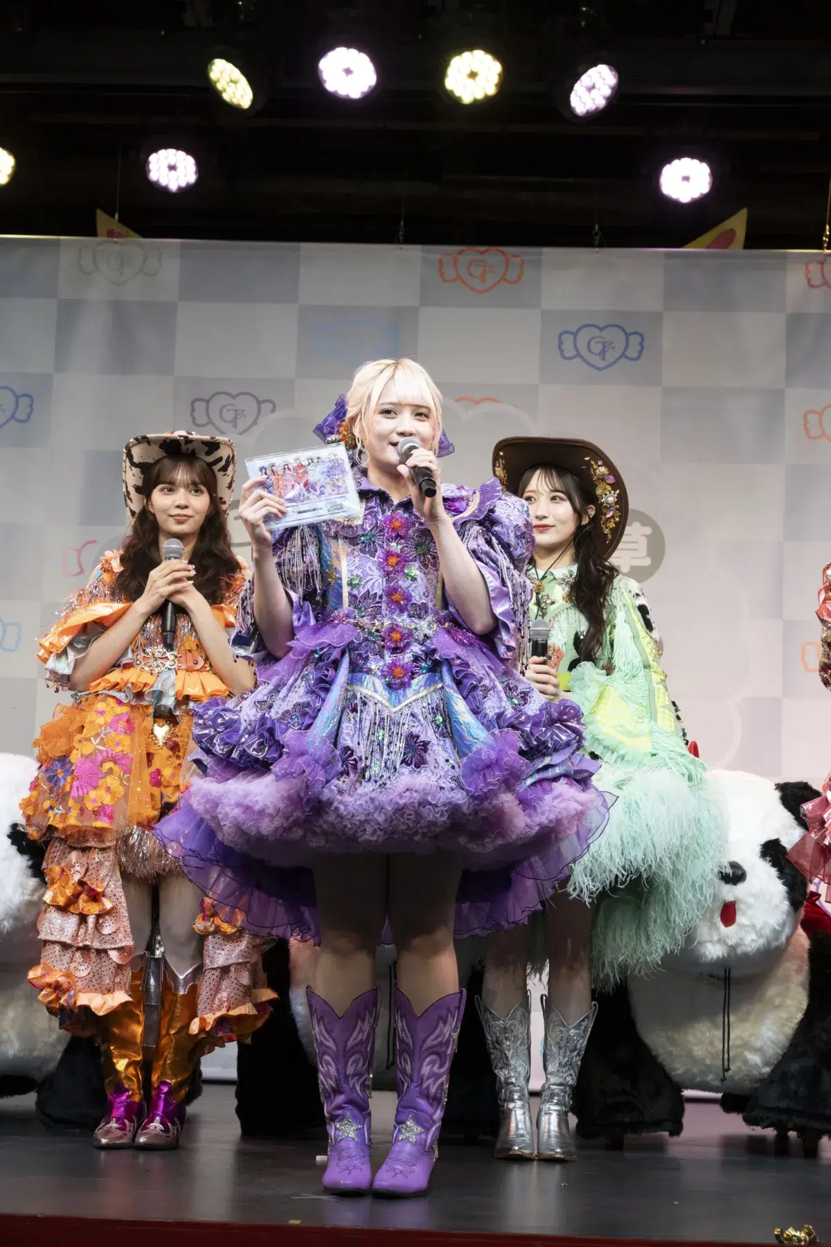 CANDY TUNEデビュー3周年記念イベント「浅草 飴やしき」が花やしきで開催!“湯切りネキ”の実演や限定パンダカーも登場 15 CANDY TUNEデビュー3周年記念イベント「浅草 飴やしき」が花やしきで開催!“湯切りネキ”の実演や限定パンダカーも登場