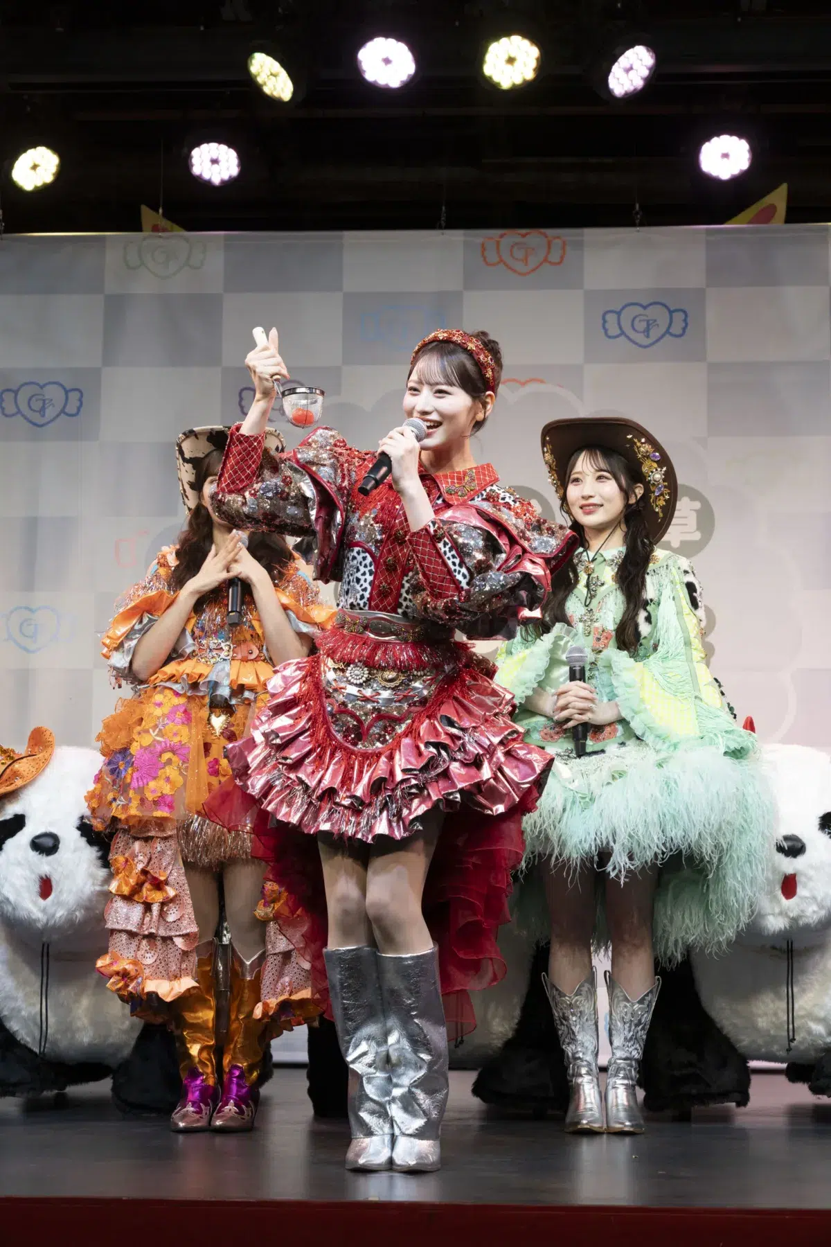 CANDY TUNEデビュー3周年記念イベント「浅草 飴やしき」が花やしきで開催!“湯切りネキ”の実演や限定パンダカーも登場 18 CANDY TUNEデビュー3周年記念イベント「浅草 飴やしき」が花やしきで開催!“湯切りネキ”の実演や限定パンダカーも登場
