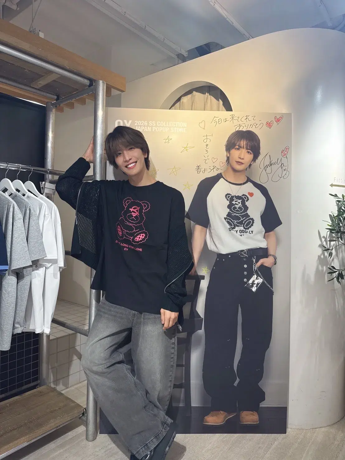 MATSURI・松岡卓弥、自身がモデルを務める韓国発人気ブランド「OY」ポップアップストアへの訪問を報告しファン歓喜「ビジュ良すぎ」「お顔が天才」