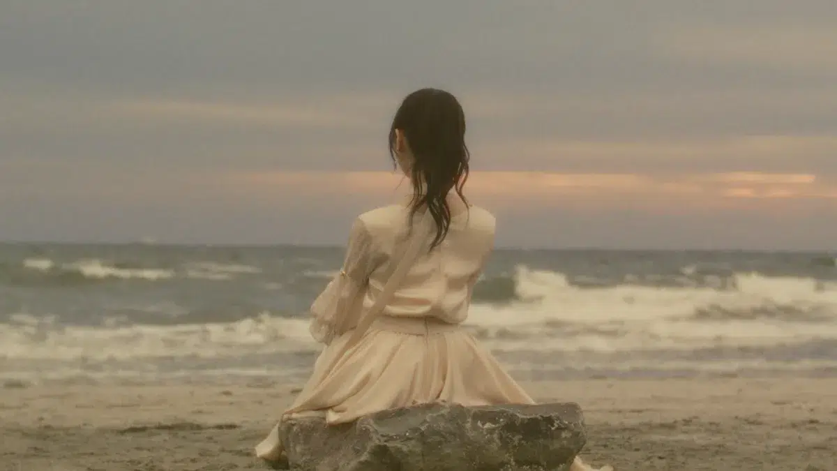 【STU48】石田千穂の卒業ソロ曲「未来へ続く者よ」MVが公開!9年間の軌跡と未来への決意を描く 8 【STU48】石田千穂の卒業ソロ曲「未来へ続く者よ」MVが公開!9年間の軌跡と未来への決意を描く