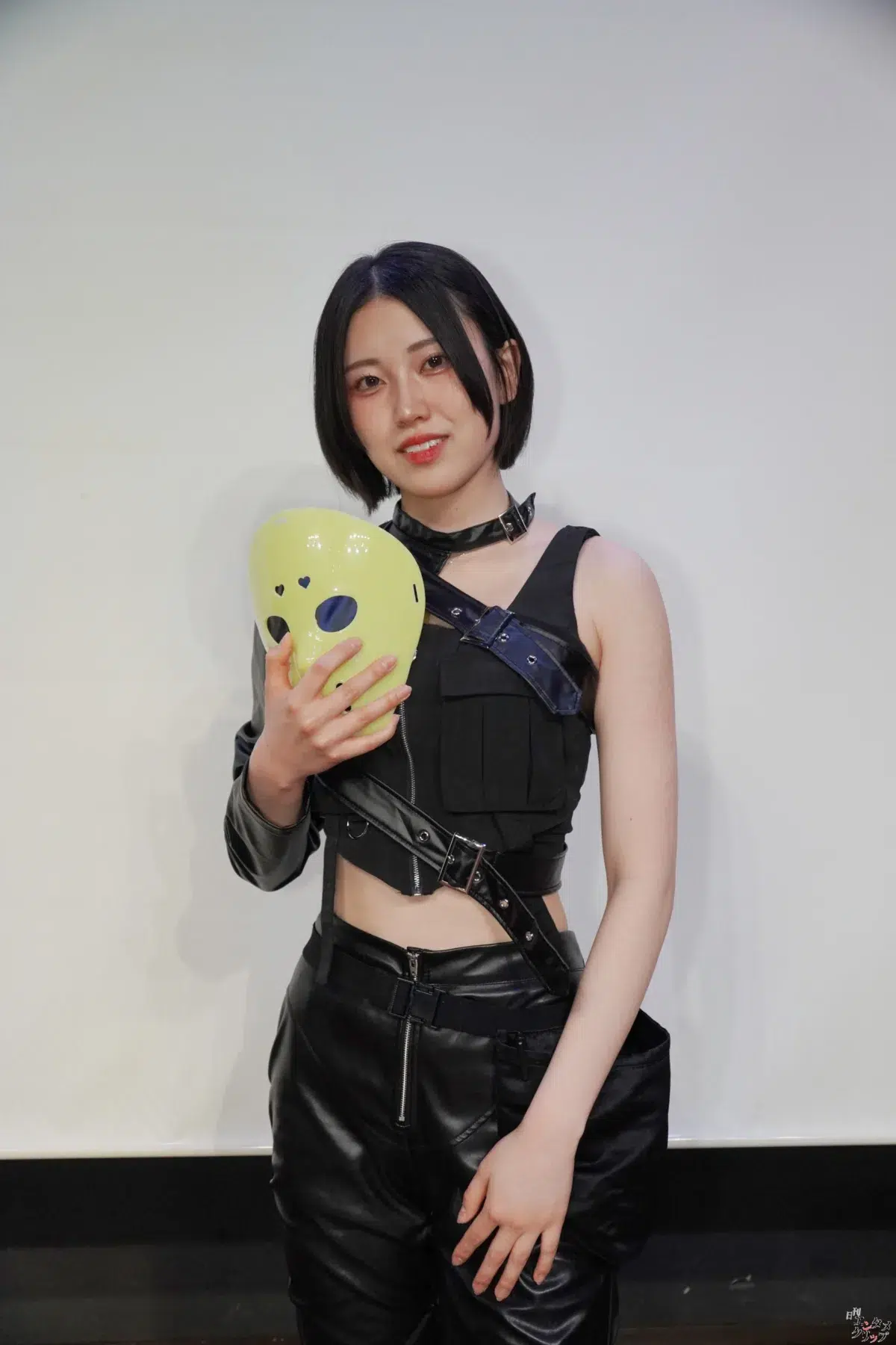 新生・仮面女子に最強の2人が降臨!度肝を抜く【アクロバット】を魅せる雪咲羽衣と、クールな【ショートカット美女】三吉織乃。真逆の個性が交わるお披露目ライブ最速レポ! 7 新生・仮面女子に最強の2人が降臨!度肝を抜く【アクロバット】を魅せる雪咲羽衣と、クールな【ショートカット美女】三吉織乃。真逆の個性が交わるお披露目ライブ最速レポ!