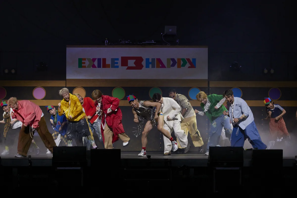 【EXILE B HAPPY】新体制後初の単独ライブ開催!世界観溢れるステージで全18曲をパフォーマンス!サプライズで⼩島よしおが登場し、新曲をライブ初披露!さらに夏のライブ開催も発表! 4 【EXILE B HAPPY】新体制後初の単独ライブ開催!世界観溢れるステージで全18曲をパフォーマンス!サプライズで⼩島よしおが登場し、新曲をライブ初披露!さらに夏のライブ開催も発表!