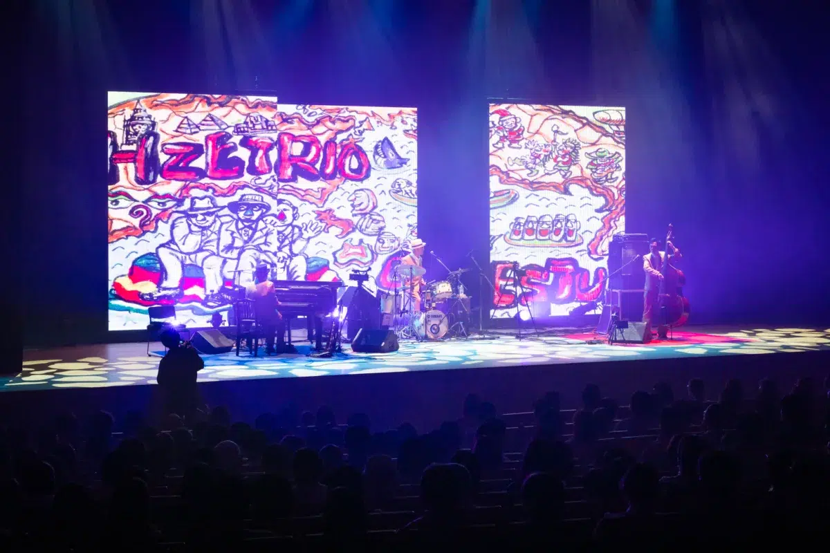 H ZETTRIO、家族で楽しむ音楽体験『こどもの日SP公演』が大盛況。参加型ライブで証明した“自由“、次なる舞台はクリスマスへ。