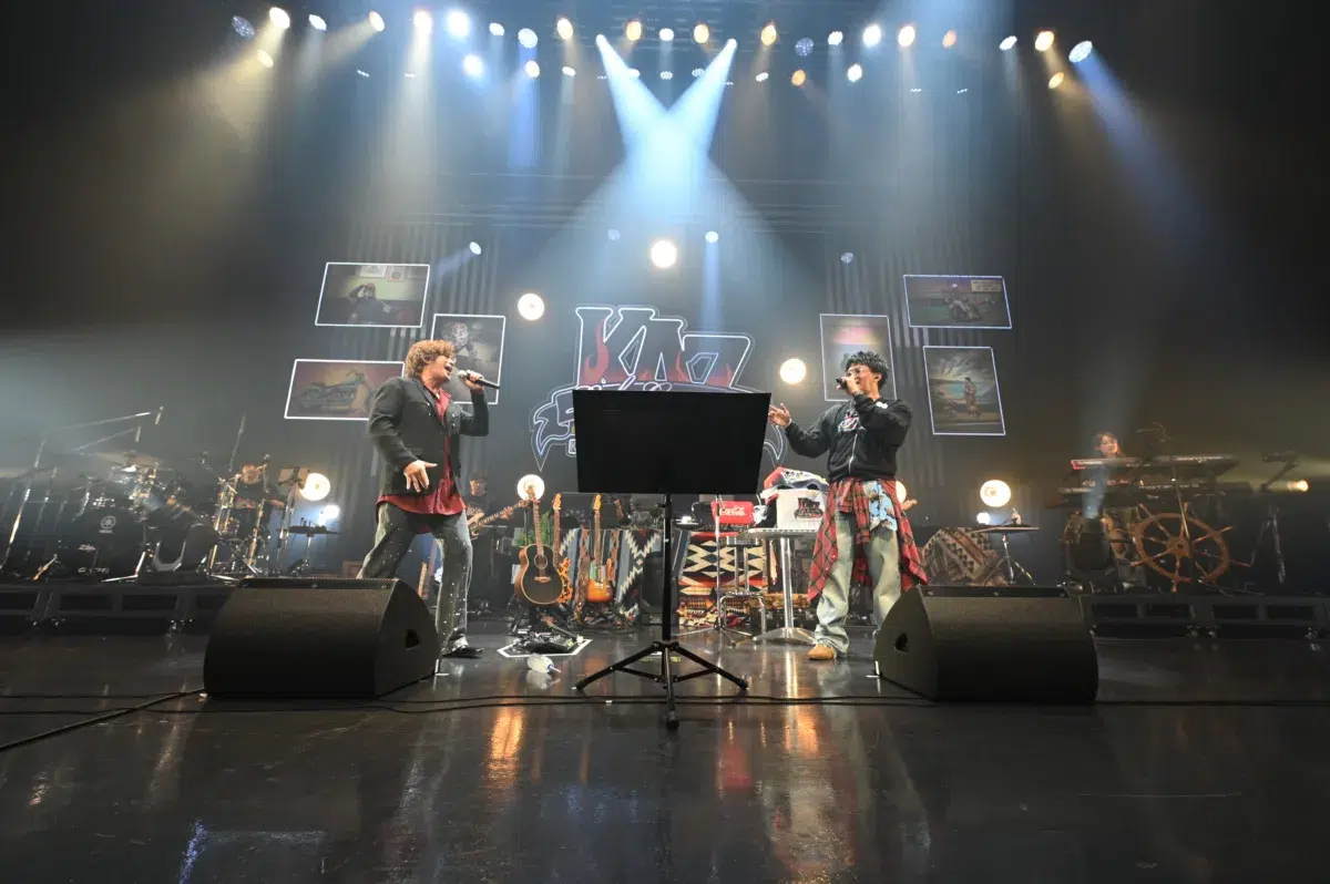 【KAZ(数原龍友)】最新アルバム『LIFE GOES ON』を引っ提げた自身初のソロツアー完走!!最終公演にはSPサプライズとして”Skoop On Somebody”からTAKEが出演! 3 【KAZ(数原龍友)】最新アルバム『LIFE GOES ON』を引っ提げた自身初のソロツアー完走!!最終公演にはSPサプライズとして”Skoop On Somebody”からTAKEが出演!