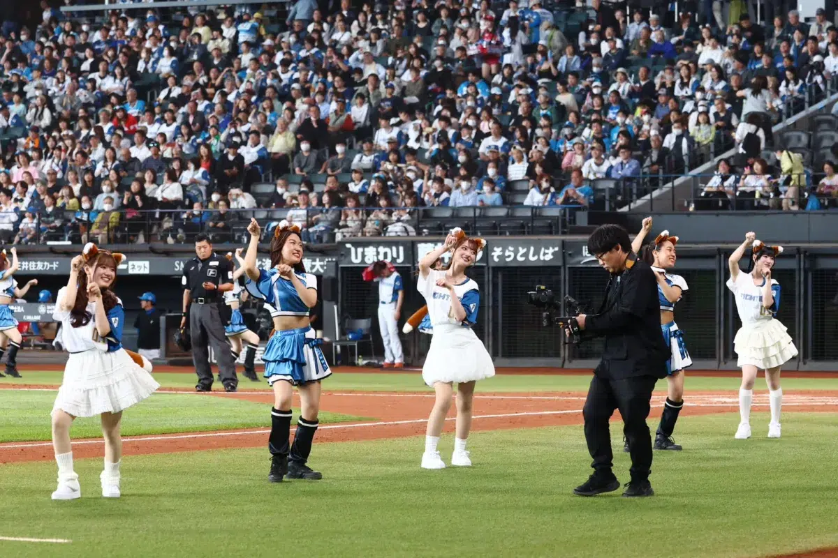 ClariS エスコンフィールドHOKKAIDOにて開催された、北海道日本ハムファイターズ《FIGHTERS ENTERTAINMENT WEEKEND》にに初登場！ファーストピッチ、イニング間ダンス、試合後のAFTER GAMEに出演！！
