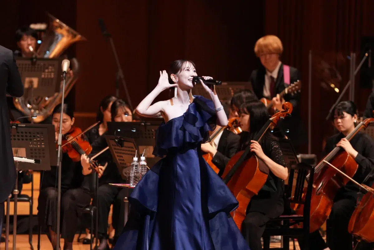 柏木由紀、初のフルオーケストラコンサート「SHORT CAKE」を開催！元AKB48・村山彩希との豪華共演も