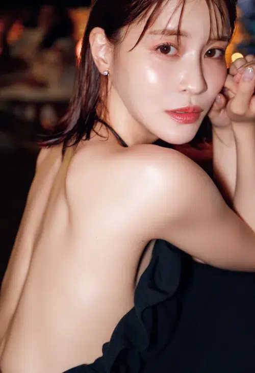 【軌跡と奇跡】岸明日香「30代ラスト、目に焼き付けてもらえたら」完全すっぴん表紙で魅せるデビュー15周年の集大成! 4 【軌跡と奇跡】岸明日香「30代ラスト、目に焼き付けてもらえたら」完全すっぴん表紙で魅せるデビュー15周年の集大成!
