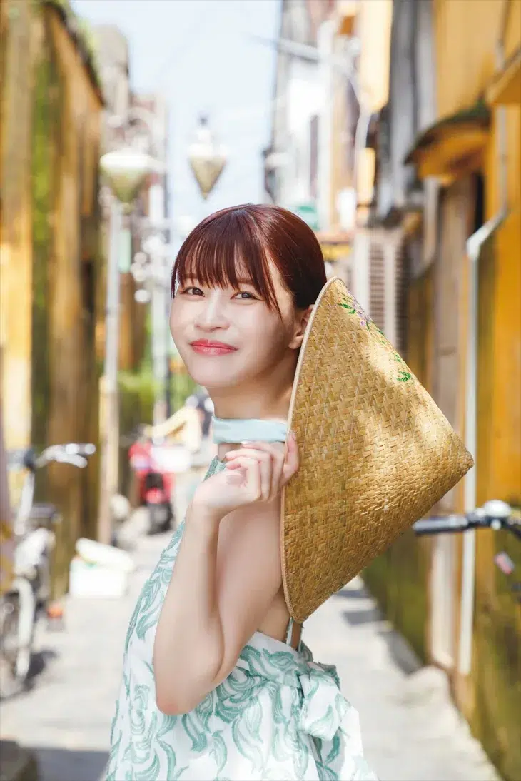 【軌跡と奇跡】岸明日香「30代ラスト、目に焼き付けてもらえたら」完全すっぴん表紙で魅せるデビュー15周年の集大成! 14 【軌跡と奇跡】岸明日香「30代ラスト、目に焼き付けてもらえたら」完全すっぴん表紙で魅せるデビュー15周年の集大成!
