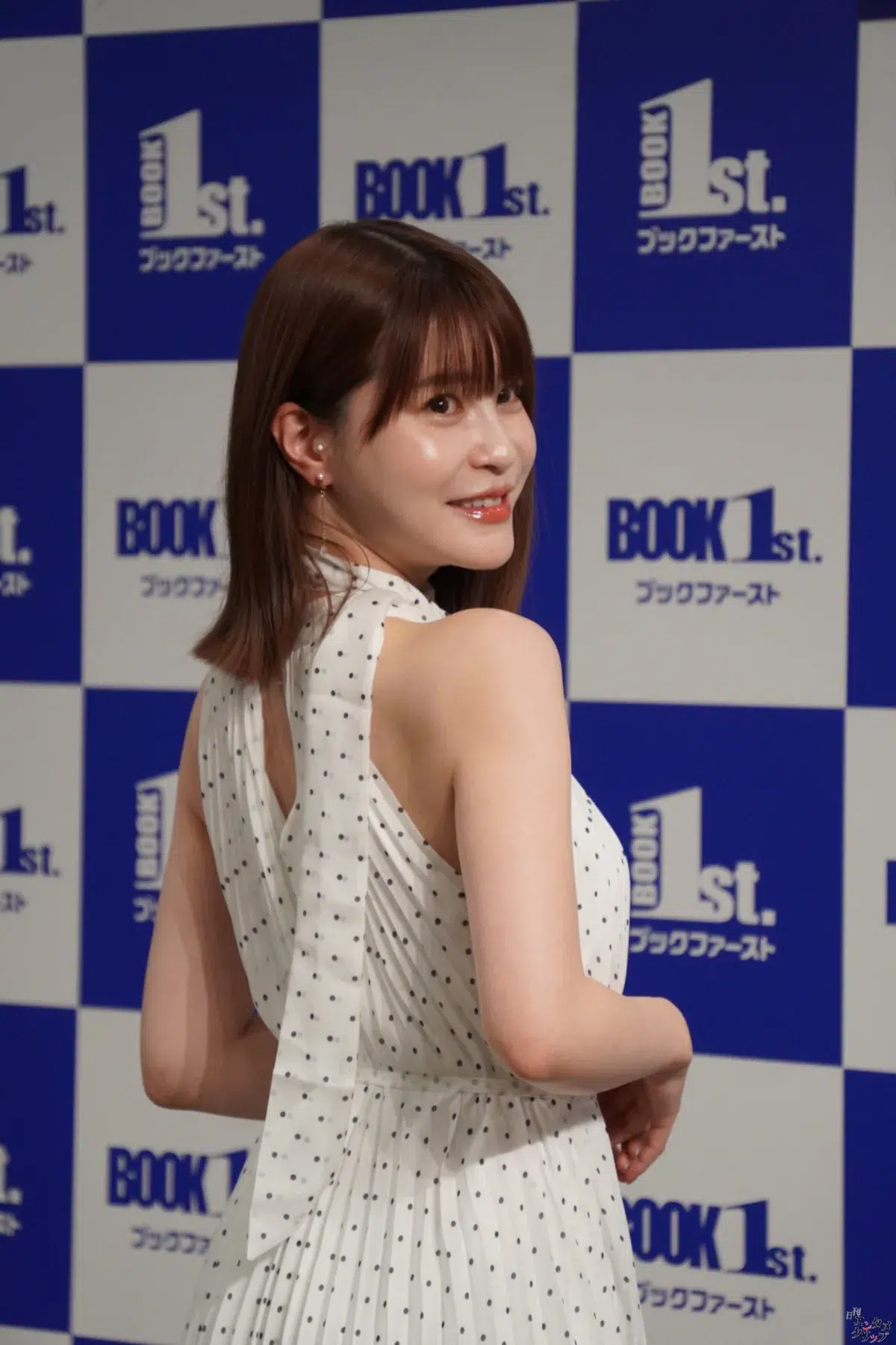 【軌跡と奇跡】岸明日香「30代ラスト、目に焼き付けてもらえたら」完全すっぴん表紙で魅せるデビュー15周年の集大成! 5 【軌跡と奇跡】岸明日香「30代ラスト、目に焼き付けてもらえたら」完全すっぴん表紙で魅せるデビュー15周年の集大成!