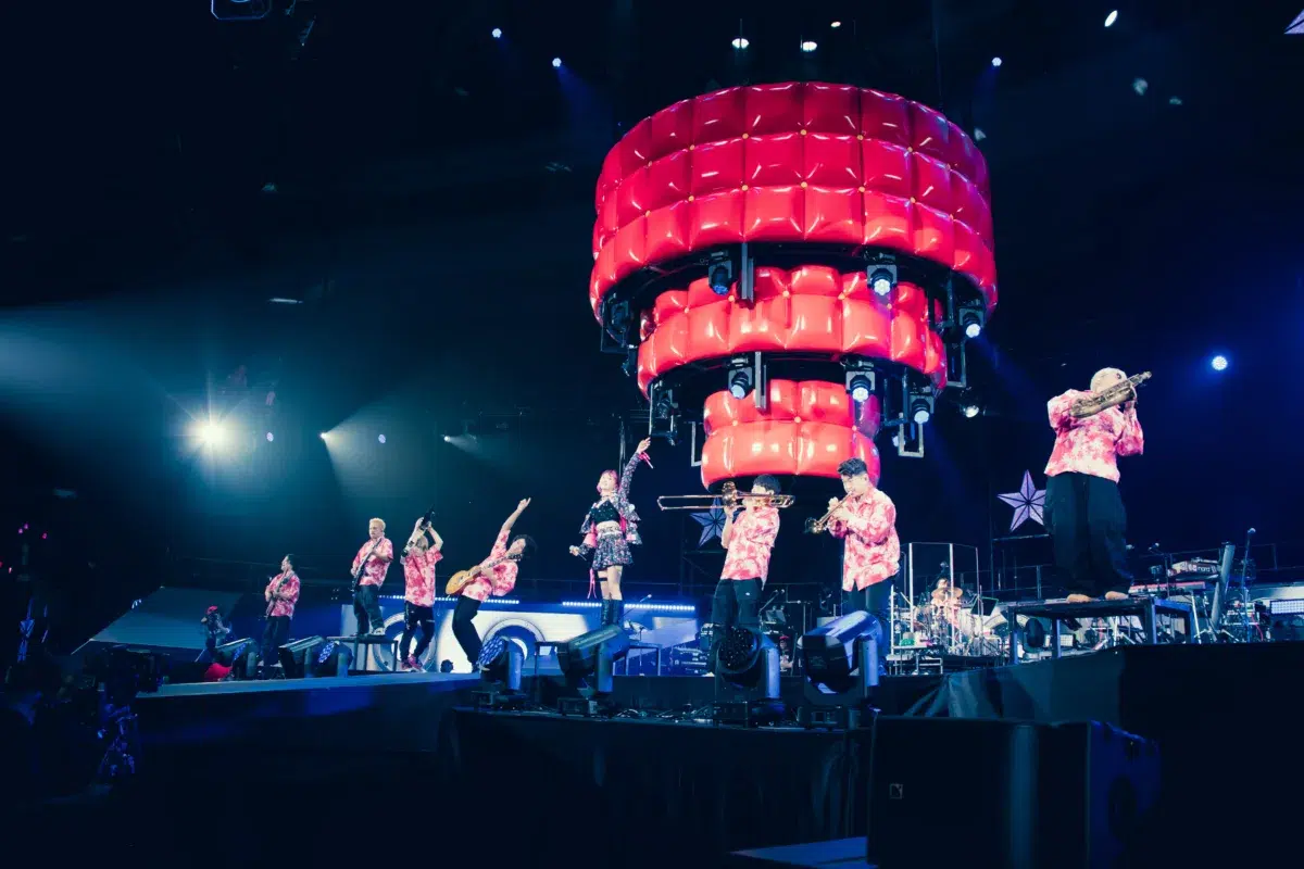 LiSA ソロデビュー15周年を記念した約1年半ぶりのアリーナツアー 3都市6公演を完走!&アリーナツアーファイナルとなる名古屋・クロコくんホール公演にミニオンが駆け付けド派手に祝福!&10月から全国ホールツアー「LiVE is Smile Always~LACE UP~」の開催が決定!! 4 LiSA ソロデビュー15周年を記念した約1年半ぶりのアリーナツアー 3都市6公演を完走!&アリーナツアーファイナルとなる名古屋・クロコくんホール公演にミニオンが駆け付けド派手に祝福!&10月から全国ホールツアー「LiVE is Smile Always~LACE UP~」の開催が決定!!