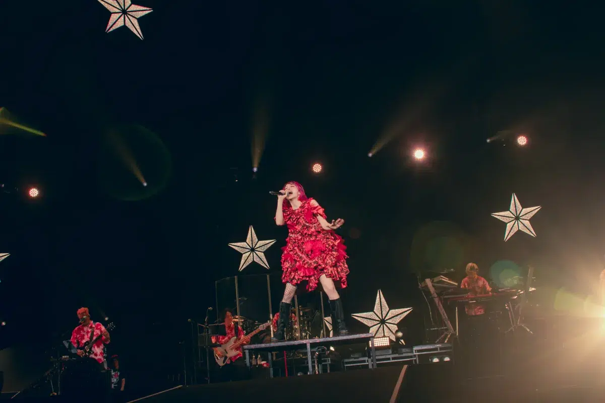 LiSA ソロデビュー15周年を記念した約1年半ぶりのアリーナツアー 3都市6公演を完走!&アリーナツアーファイナルとなる名古屋・クロコくんホール公演にミニオンが駆け付けド派手に祝福!&10月から全国ホールツアー「LiVE is Smile Always~LACE UP~」の開催が決定!! 6 LiSA ソロデビュー15周年を記念した約1年半ぶりのアリーナツアー 3都市6公演を完走!&アリーナツアーファイナルとなる名古屋・クロコくんホール公演にミニオンが駆け付けド派手に祝福!&10月から全国ホールツアー「LiVE is Smile Always~LACE UP~」の開催が決定!!