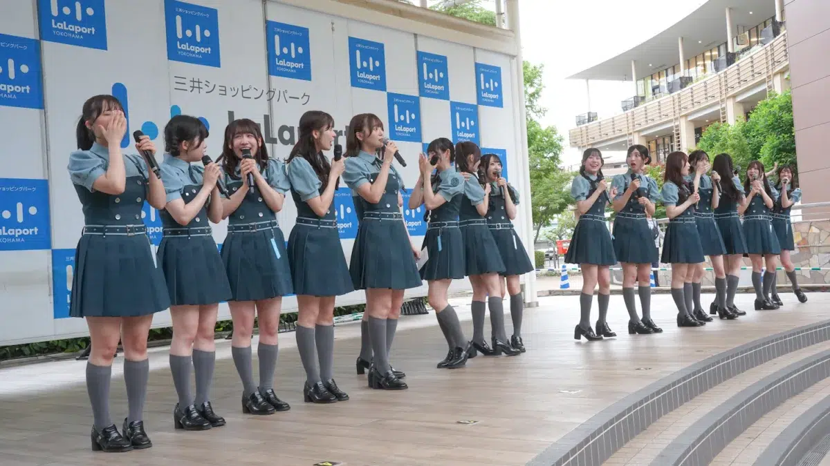 Rain Tree ららぽーと横浜でフリーライブ開催!8月に5thデジタルシングルリリース&初の16人全員歌唱曲をかけた挑戦もサプライズ発表! 4 Rain Tree ららぽーと横浜でフリーライブ開催!8月に5thデジタルシングルリリース&初の16人全員歌唱曲をかけた挑戦もサプライズ発表!