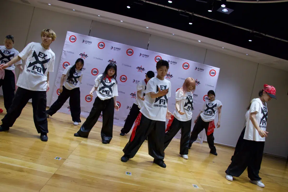 【LDH】生成AIが優しくアドバイス！ダンスの上達を支援する新たなアプリ『AI DANCE LAB Supported by SoftBank』提供開始！中務裕太、奥田力也がローンチ記念イベントに登壇！！LDH SCREAMとEXPG STUDIO生徒がパフォーマンス披露！