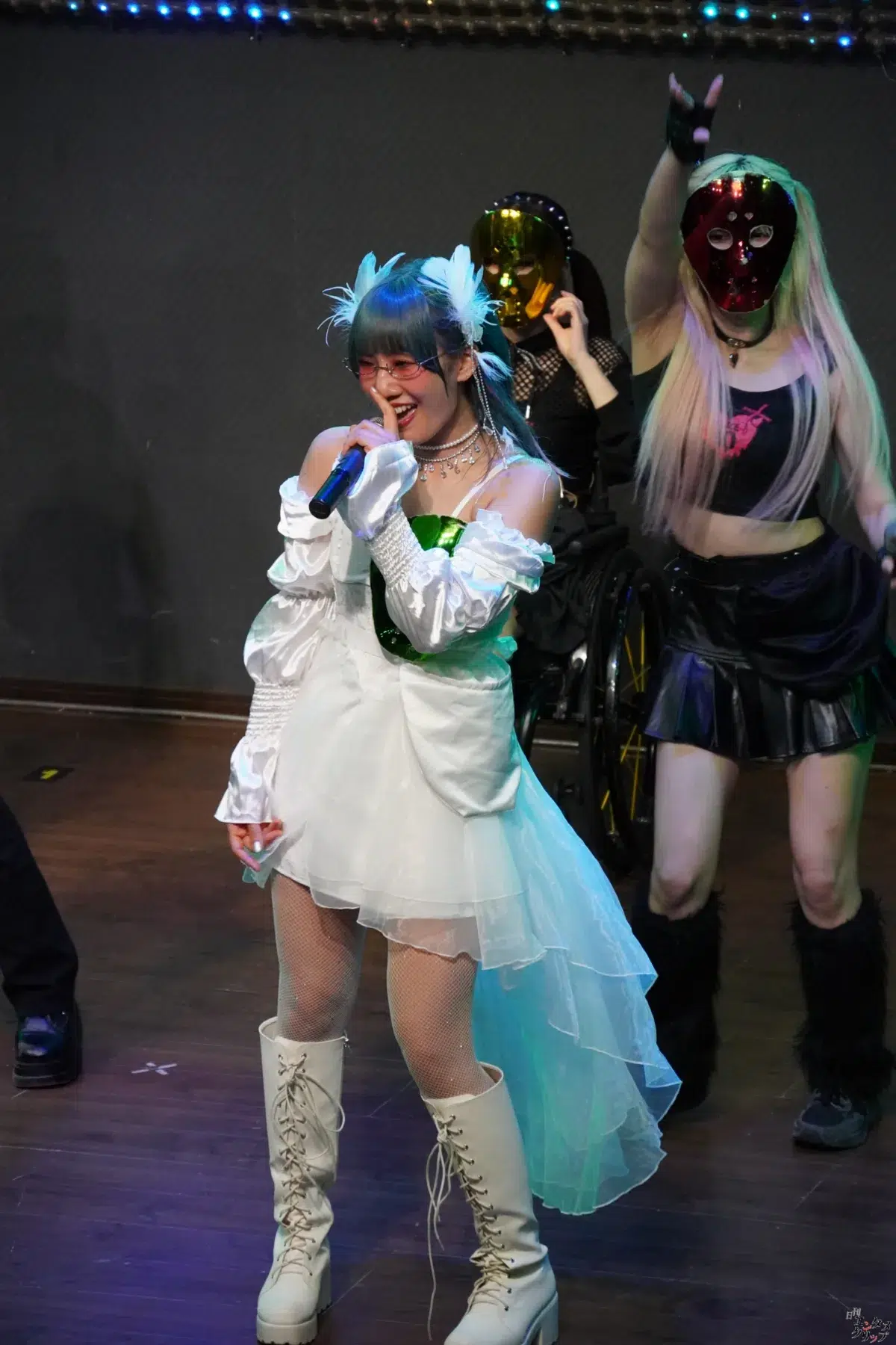 仮面女子・NONOA、純白のドレスで魅せた改名後初の生誕祭！新体制9人へのバトンを繋ぐ熱狂ライブレポート＆特別インタビュー