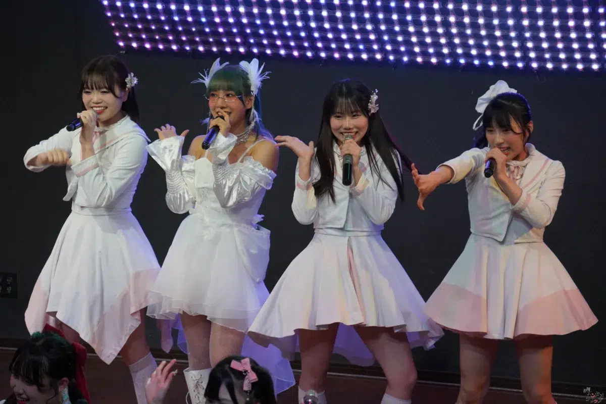 仮面女子・NONOA、純白のドレスで魅せた改名後初の生誕祭！新体制9人へのバトンを繋ぐ熱狂ライブレポート＆特別インタビュー