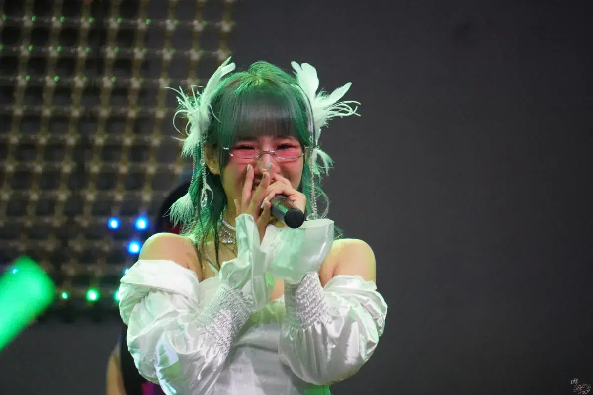 仮面女子・NONOA、純白のドレスで魅せた改名後初の生誕祭！新体制9人へのバトンを繋ぐ熱狂ライブレポート＆特別インタビュー