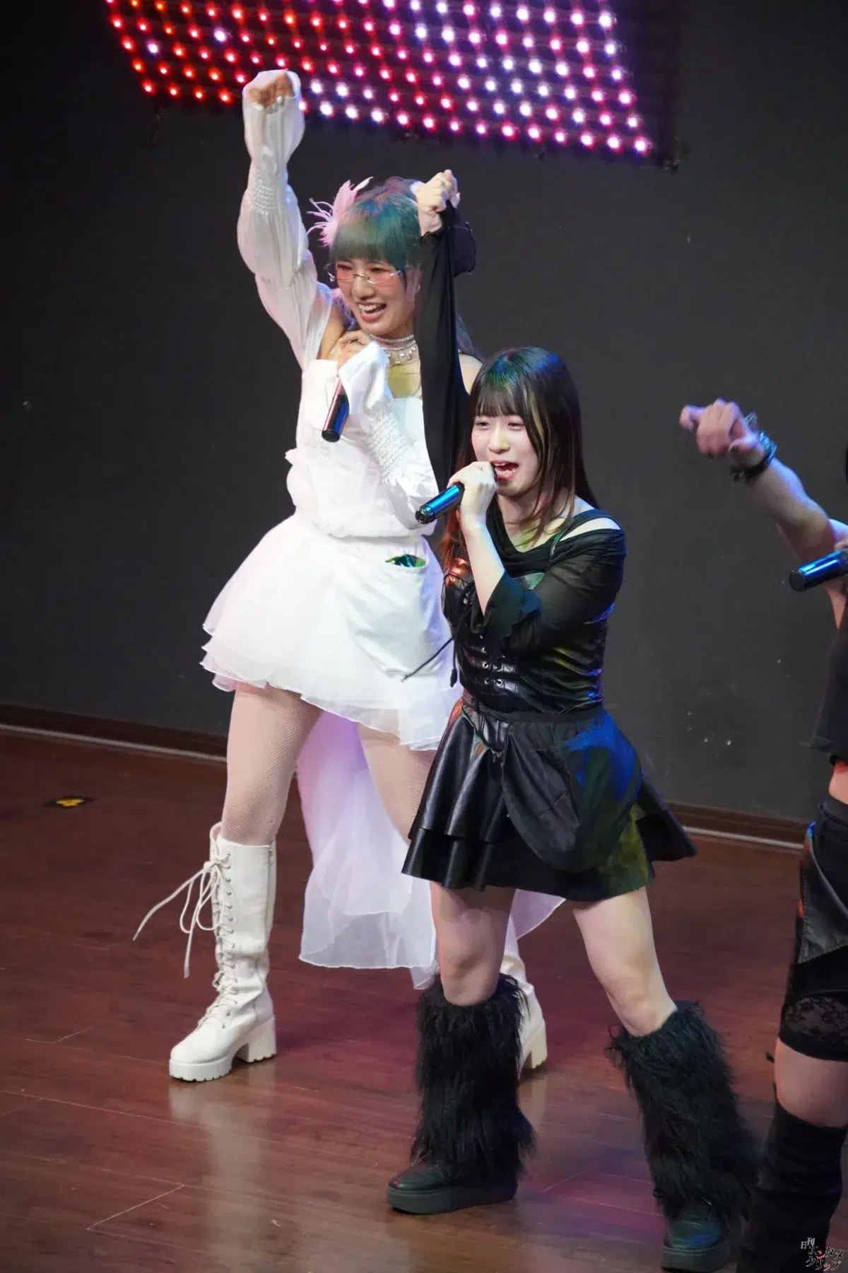 仮面女子・NONOA、純白のドレスで魅せた改名後初の生誕祭！新体制9人へのバトンを繋ぐ熱狂ライブレポート＆特別インタビュー
