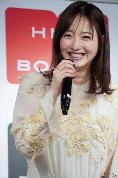 佐々木希、10年ぶり日めくりカレンダー発売！“すっぴん風”お気に入りカットや気まずいエピソードを告白【デビュー20周年】
