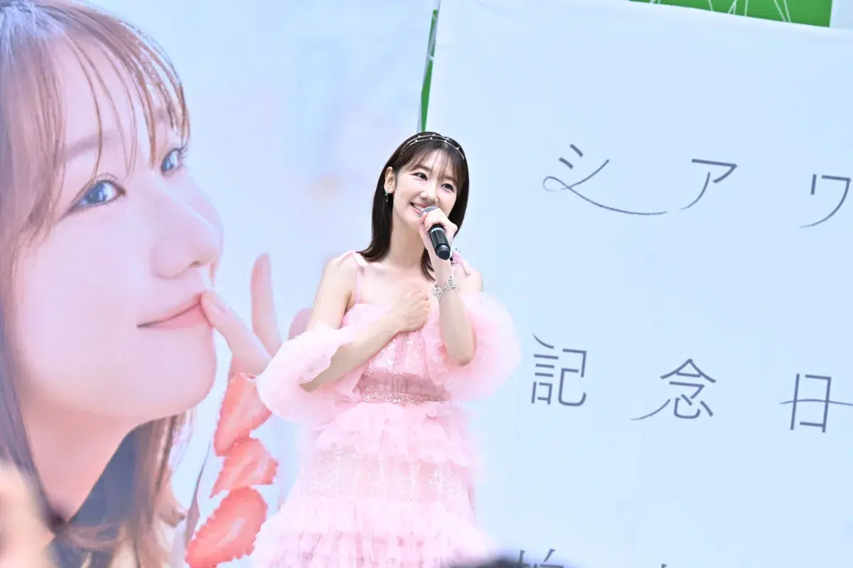 柏木由紀、母と来た「夢のステージ」ラゾーナ川崎に立つ！AKB48名曲から新曲まで、音楽への愛を語った胸熱のリリースイベント🎤✨