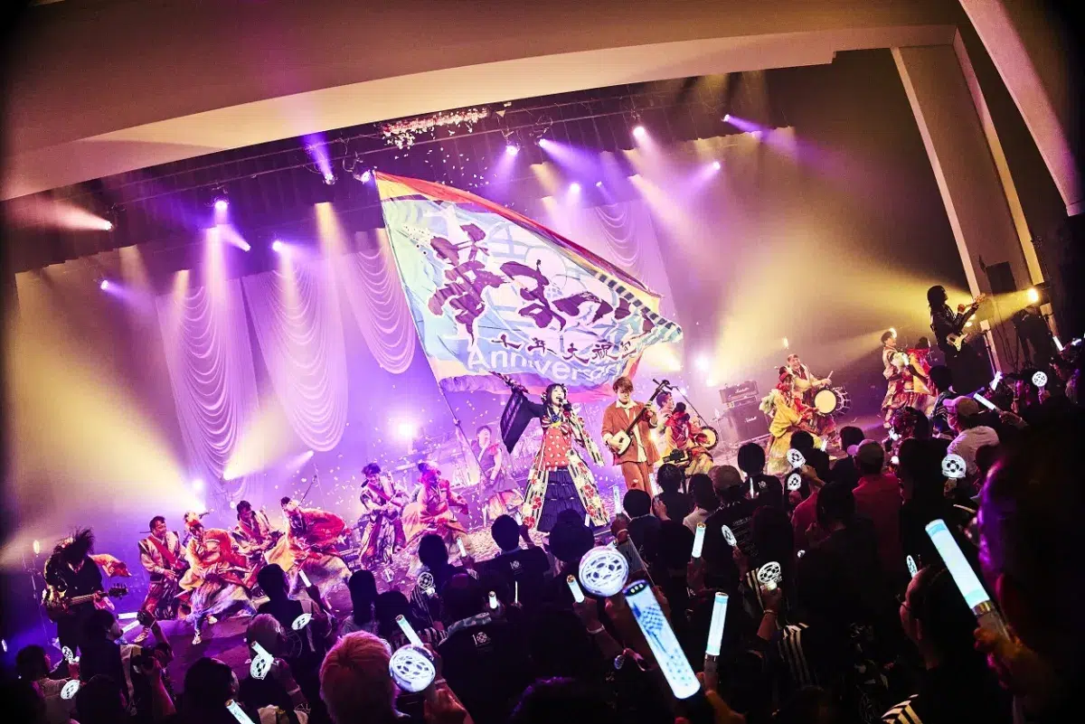鈴華ゆう子、ソロデビュー10周年記念ライブ「華まつり ～十年大祝宴～」を熱狂の中で開催！東名阪ツアー＆展示会も発表