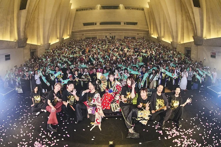 鈴華ゆう子、ソロデビュー10周年記念ライブ「華まつり ～十年大祝宴～」を熱狂の中で開催！東名阪ツアー＆展示会も発表