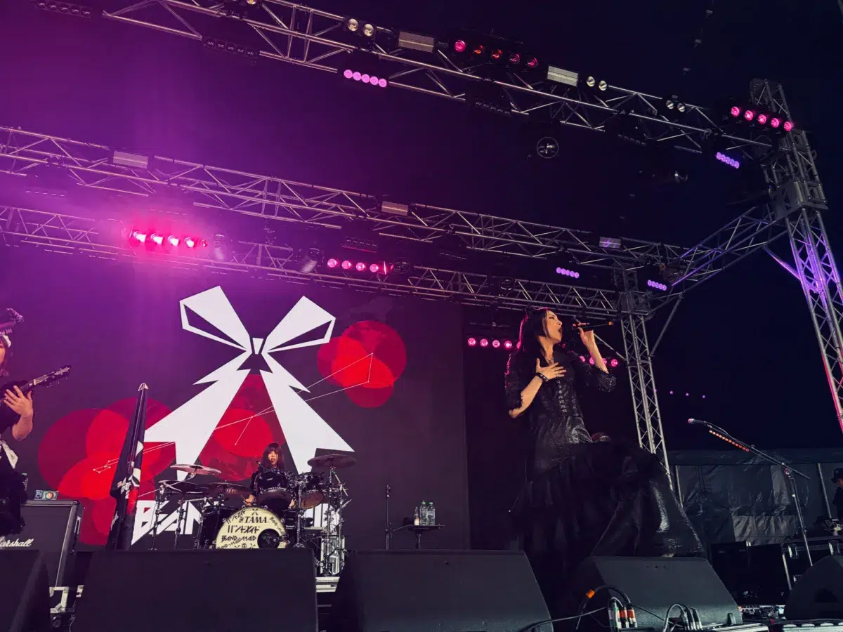 BAND-MAID、日本武道館2daysでファイナルを迎えるワールドツアーのヨーロッパ編を全公演ソールドアウトで完走！世界最大のハードロックフェス英『Download Festival』でも熱狂！