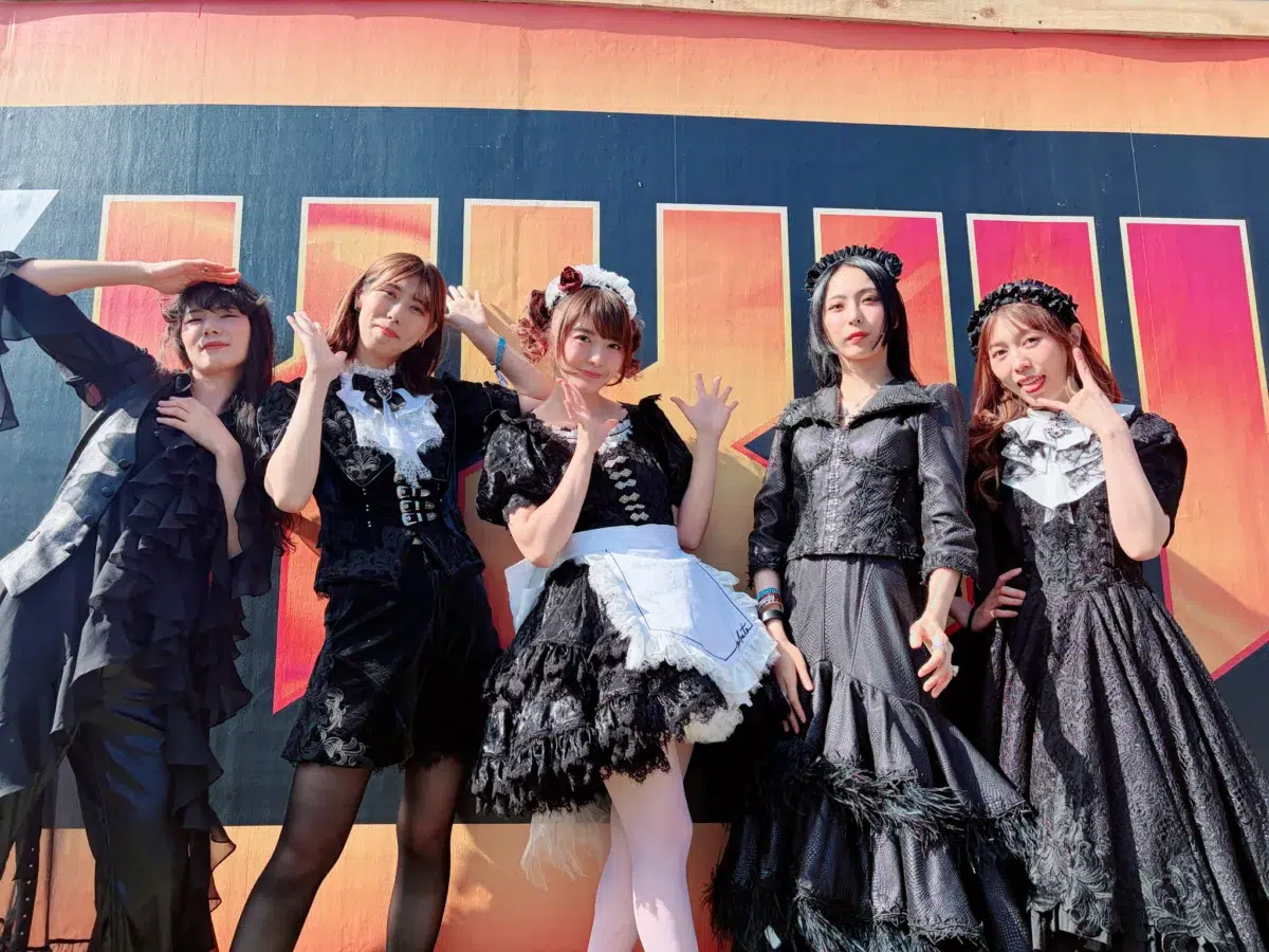 BAND-MAID、日本武道館2daysでファイナルを迎えるワールドツアーのヨーロッパ編を全公演ソールドアウトで完走！世界最大のハードロックフェス英『Download Festival』でも熱狂！