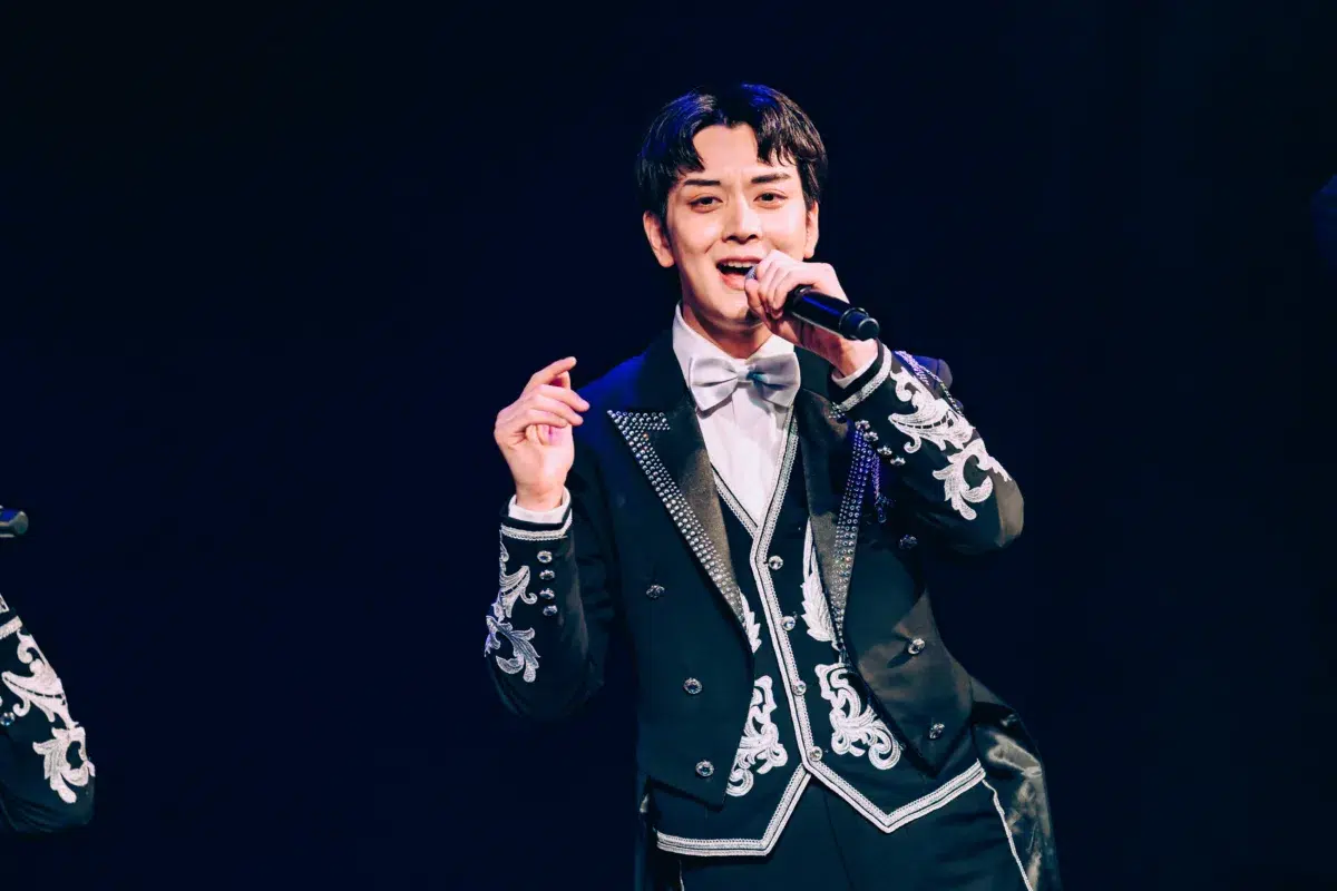 満員御礼!SHiZUKU『プレデビューライブ in 浅草九劇』で華々しく幕開け!SHiZUKUの独自演出・乾杯ワインでグループの門出をお祝い!「ピノピノコール」に「スーパー真田タイム」のけん玉チャレンジで大盛況の初ライブレポート 18 満員御礼!SHiZUKU『プレデビューライブ in 浅草九劇』で華々しく幕開け!SHiZUKUの独自演出・乾杯ワインでグループの門出をお祝い!「ピノピノコール」に「スーパー真田タイム」のけん玉チャレンジで大盛況の初ライブレポート