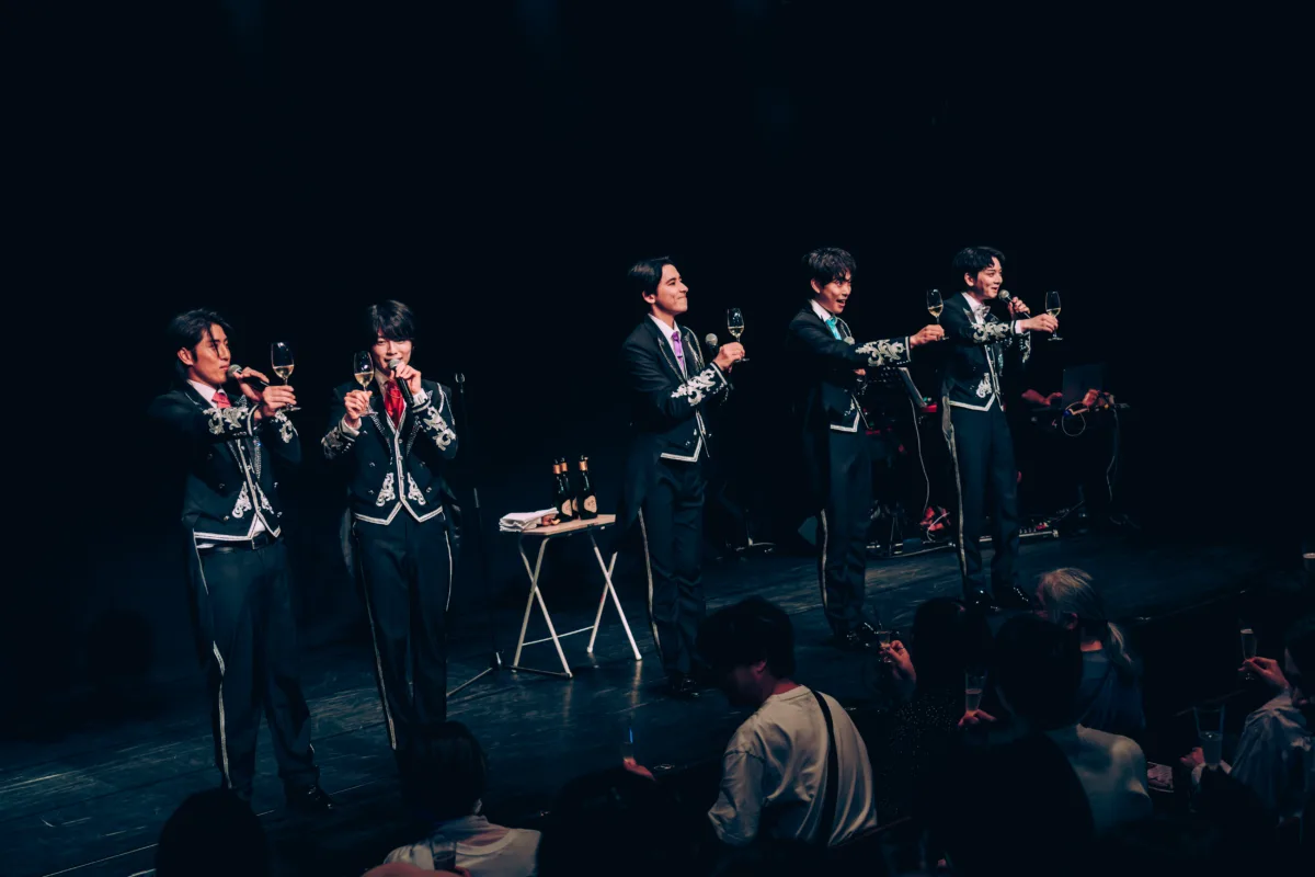 満員御礼!SHiZUKU『プレデビューライブ in 浅草九劇』で華々しく幕開け!SHiZUKUの独自演出・乾杯ワインでグループの門出をお祝い!「ピノピノコール」に「スーパー真田タイム」のけん玉チャレンジで大盛況の初ライブレポート 2 満員御礼!SHiZUKU『プレデビューライブ in 浅草九劇』で華々しく幕開け!SHiZUKUの独自演出・乾杯ワインでグループの門出をお祝い!「ピノピノコール」に「スーパー真田タイム」のけん玉チャレンジで大盛況の初ライブレポート
