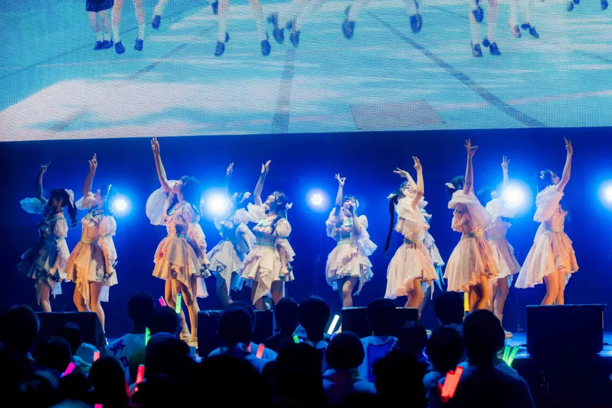 VAZ×ツインプラネット発の11人組アイドル「α＋（アルファプラス）」初ファンミをZepp Shinjukuで開催！木野稟子がリーダー就任、初ワンマンツアーも決定！