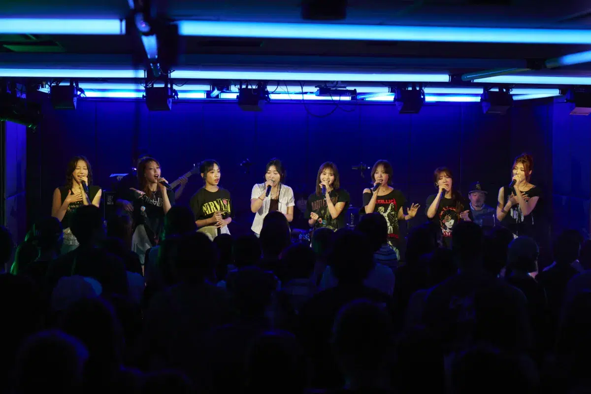 Ettone、「Under The Rug」初の有観客公開収録で見せた“LOOSE POPS”の現在地。Sala、芦田菜名子との共演&新曲初披露に会場が沸く 3 Ettone、「Under The Rug」初の有観客公開収録で見せた“LOOSE POPS”の現在地。Sala、芦田菜名子との共演&新曲初披露に会場が沸く