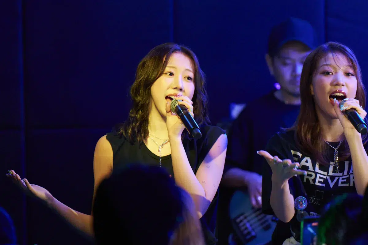 Ettone、「Under The Rug」初の有観客公開収録で見せた“LOOSE POPS”の現在地。Sala、芦田菜名子との共演&新曲初披露に会場が沸く 8 Ettone、「Under The Rug」初の有観客公開収録で見せた“LOOSE POPS”の現在地。Sala、芦田菜名子との共演&新曲初披露に会場が沸く