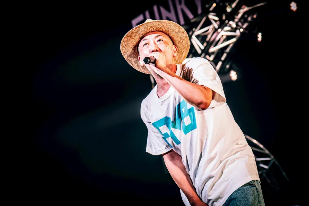 2026年、ともにメジャーデビュー20周年を迎える2組のツーマンライブ「FUNKY MONKEY BΛBY'S × いきものがかり 20周年対バンライブ ～あの日の約束ハタチまSHOW!!～」東京ガーデンシアターにて開催された記念すべきライブのレポート公開！