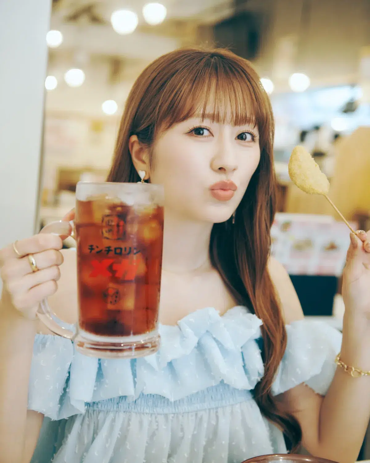 ももクロ・佐々木彩夏、30歳記念となる自身初の写真集『ぺろり』が10月8日に発売決定!テーマは「食旅」 1 ももクロ・佐々木彩夏、30歳記念となる自身初の写真集『ぺろり』が10月8日に発売決定!テーマは「食旅」