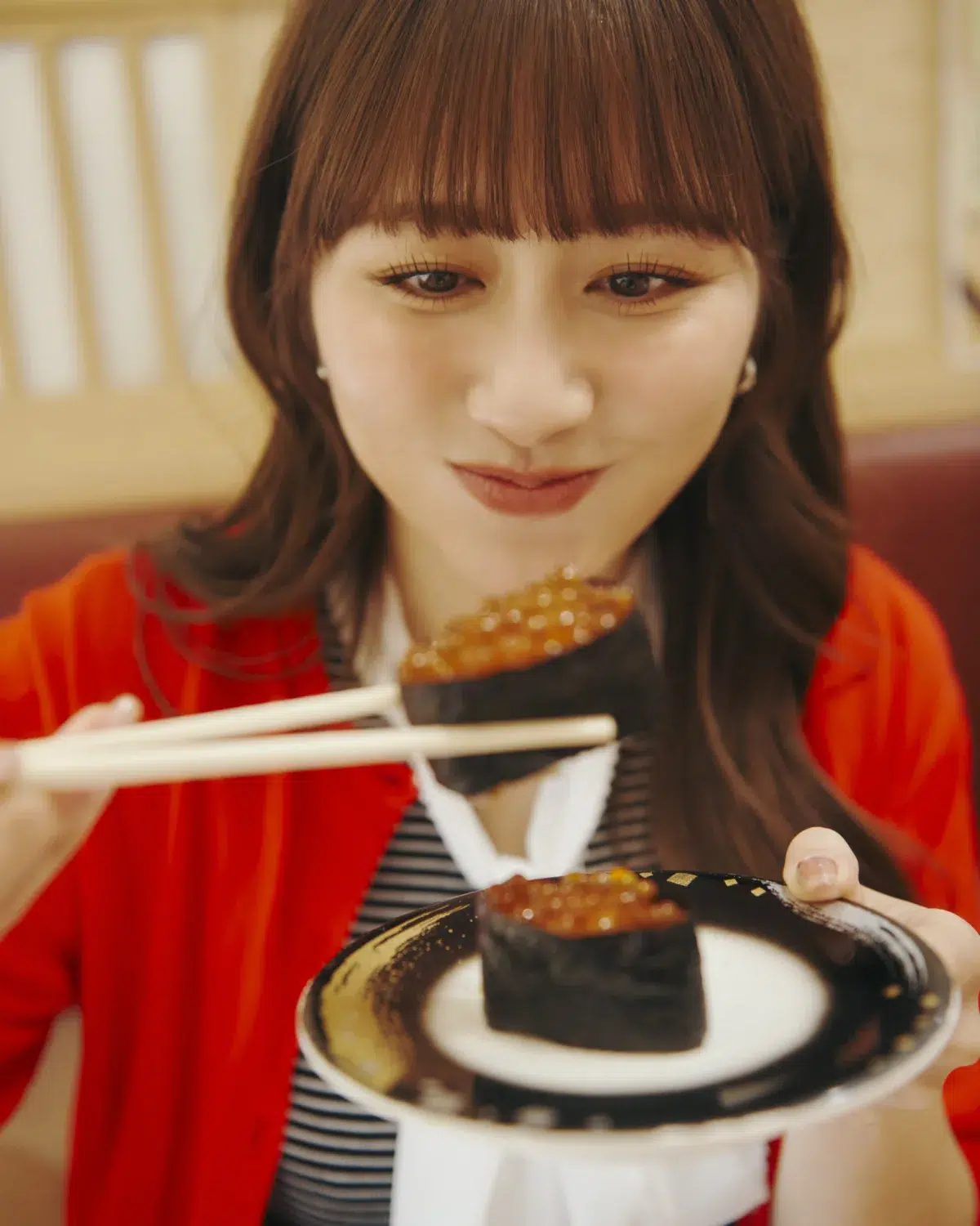ももクロ・佐々木彩夏、30歳記念となる自身初の写真集『ぺろり』が10月8日に発売決定!テーマは「食旅」 2 ももクロ・佐々木彩夏、30歳記念となる自身初の写真集『ぺろり』が10月8日に発売決定!テーマは「食旅」