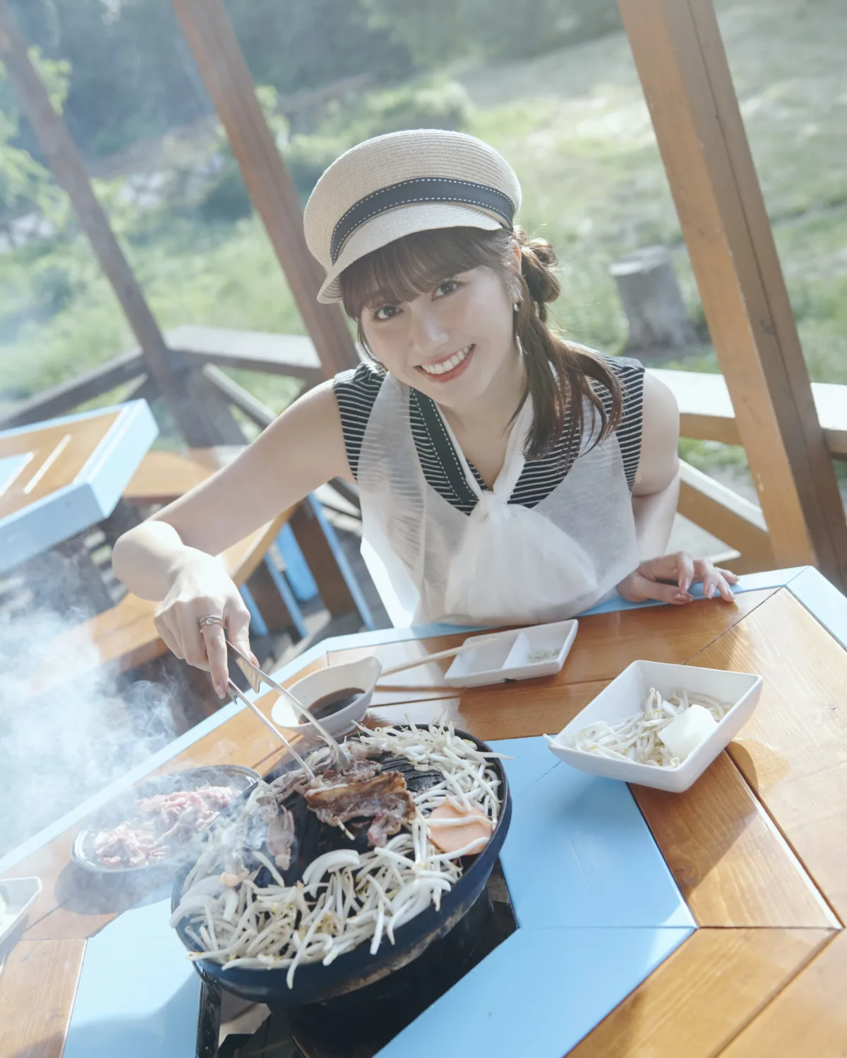 ももクロ・佐々木彩夏、30歳記念となる自身初の写真集『ぺろり』が10月8日に発売決定!テーマは「食旅」 3 ももクロ・佐々木彩夏、30歳記念となる自身初の写真集『ぺろり』が10月8日に発売決定!テーマは「食旅」