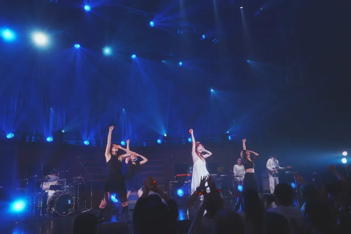 アイナ・ジ・エンド、新曲「Blue Shining Star」をライブ初披露!!!! 2 アイナ・ジ・エンド、新曲「Blue Shining Star」をライブ初披露!!!!