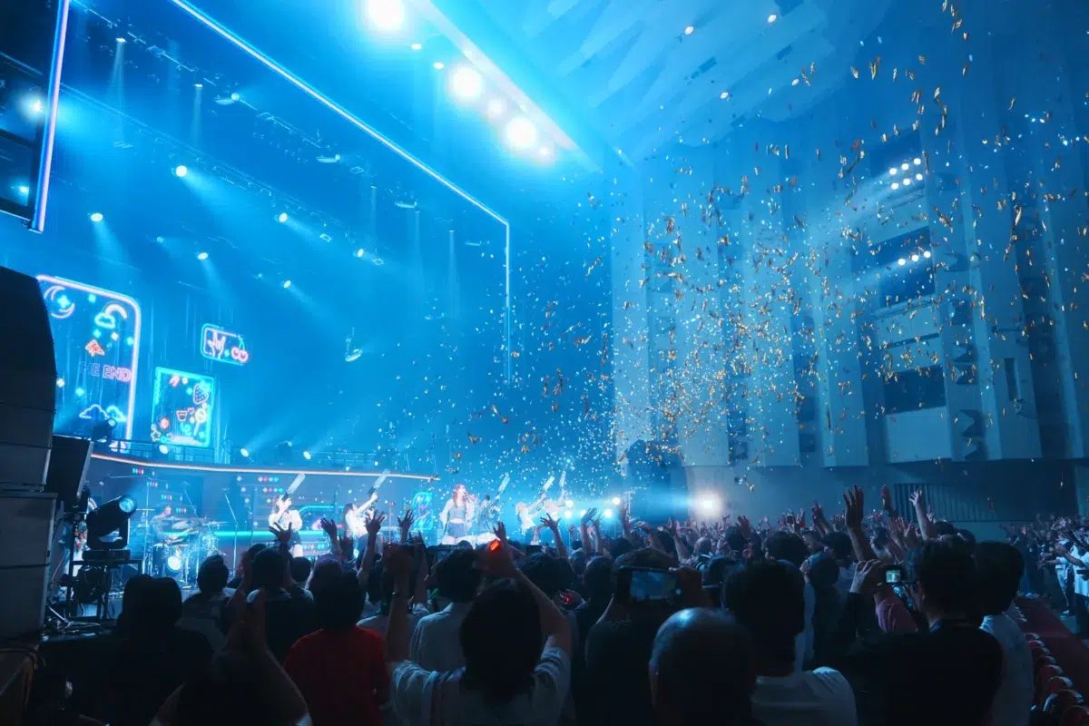 アイナ・ジ・エンド、新曲「Blue Shining Star」をライブ初披露!!!! 5 アイナ・ジ・エンド、新曲「Blue Shining Star」をライブ初披露!!!!