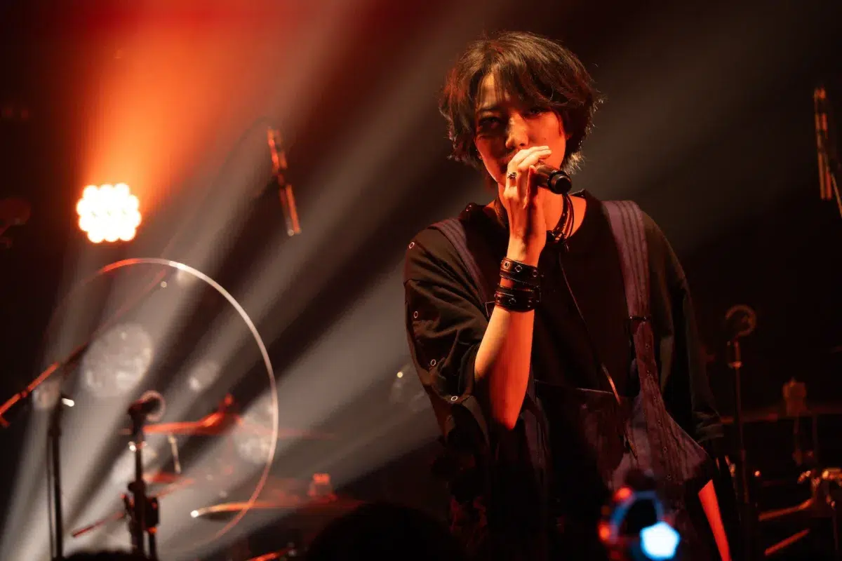 ＜七海ひろき＞ 自身初のライブハウスツアーが開幕！“AKATSUKI”バンドとして地元・茨城へ凱旋！