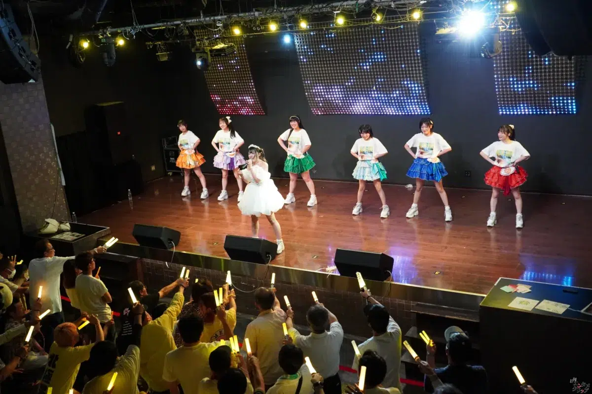 メノニューイヤー八神最音、笑顔と涙の卒業式。大熱狂の秋葉原P.A.R.M.Sで新たな門出を祝福