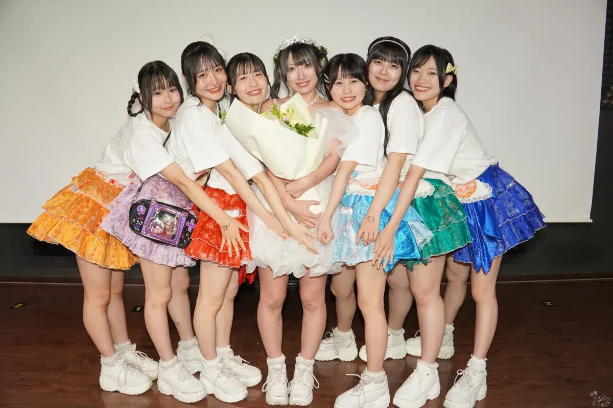 メノニューイヤー八神最音、笑顔と涙の卒業式。大熱狂の秋葉原P.A.R.M.Sで新たな門出を祝福