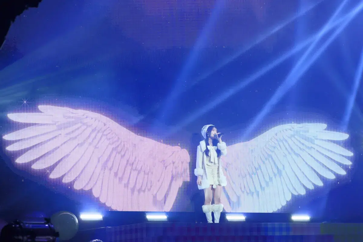 【エモすぎ注意】AKB48 19期生昇格LIVE千秋楽で奇跡の再集結!卒業生の白鳥沙怜もサプライズ登場で涙腺崩壊…! 9 【エモすぎ注意】AKB48 19期生昇格LIVE千秋楽で奇跡の再集結!卒業生の白鳥沙怜もサプライズ登場で涙腺崩壊…!