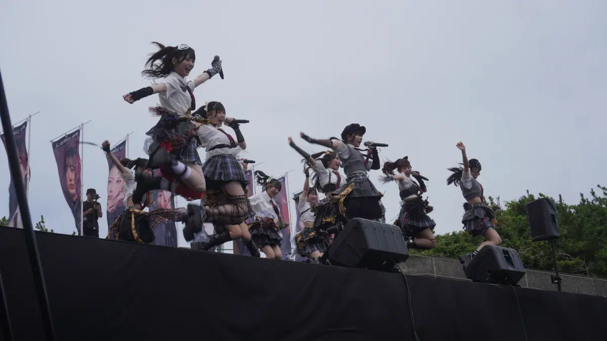 WHITE SCORPION 昨年に引き続き御宿でリアル海開きイベントを開催! 新衣装も披露しホワスピの夏がスタート! 7 WHITE SCORPION 昨年に引き続き御宿でリアル海開きイベントを開催! 新衣装も披露しホワスピの夏がスタート!