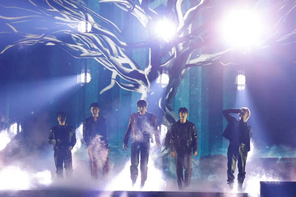 EXO、約6年ぶりのワールドツアー日本公演を完走! 1 EXO、約6年ぶりのワールドツアー日本公演を完走!