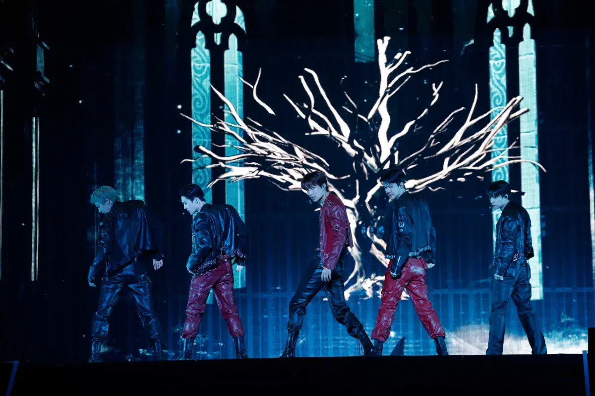 EXO、約6年ぶりのワールドツアー日本公演を完走! 2 EXO、約6年ぶりのワールドツアー日本公演を完走!