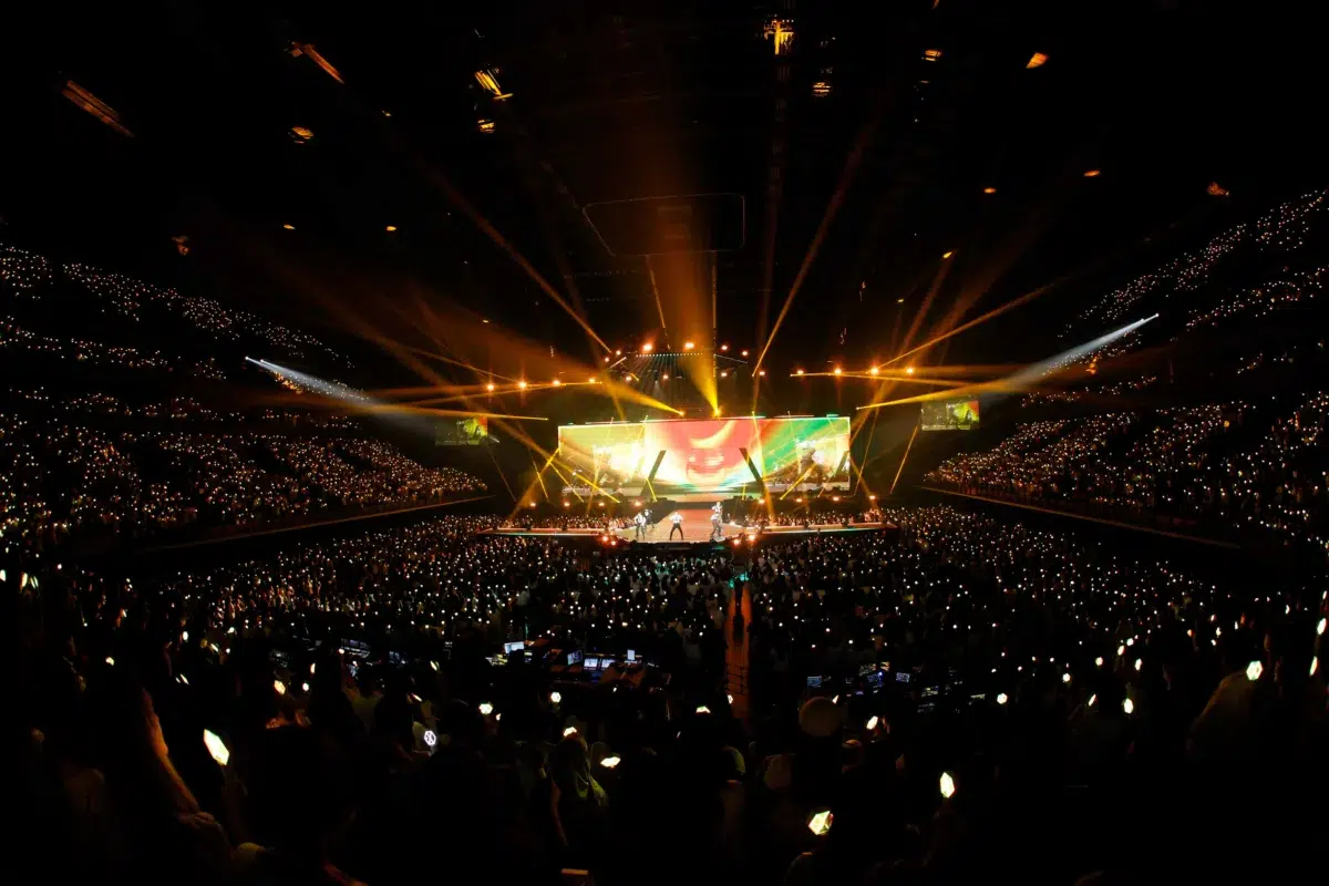 EXO、約6年ぶりのワールドツアー日本公演を完走! 3 EXO、約6年ぶりのワールドツアー日本公演を完走!