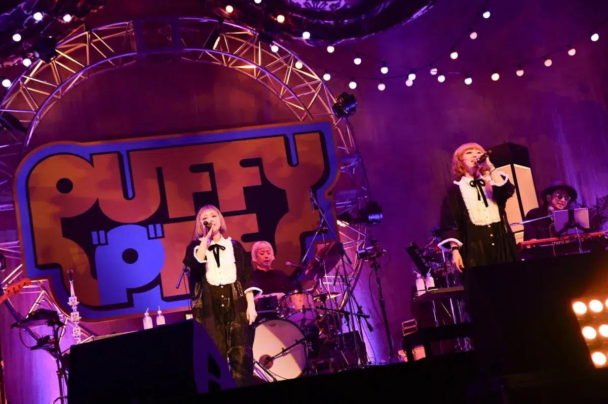デビュー30周年を迎えるPUFFY 初主催のフェス【PUFFYの❝P❞FES】開催!ウルフルズ、UNICORN他豪華アーティスト出演!2027年全国5カ所にてZeppツアー決定! 22 デビュー30周年を迎えるPUFFY 初主催のフェス【PUFFYの❝P❞FES】開催!ウルフルズ、UNICORN他豪華アーティスト出演!2027年全国5カ所にてZeppツアー決定!