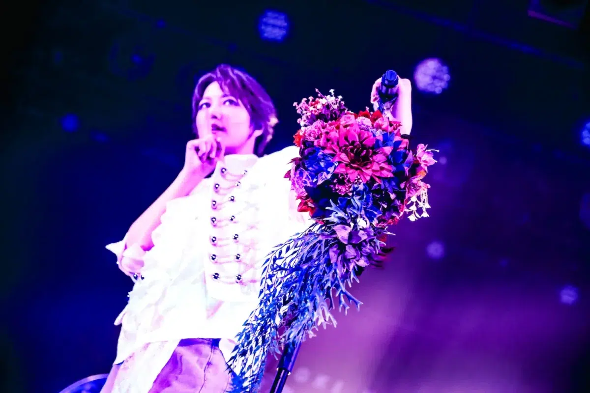 七海ひろき、自身初のライブハウスツアーを完走!ツアーファイナルの恵比寿 LIQUIDROOM公演をレポート! 2 七海ひろき、自身初のライブハウスツアーを完走!ツアーファイナルの恵比寿 LIQUIDROOM公演をレポート!