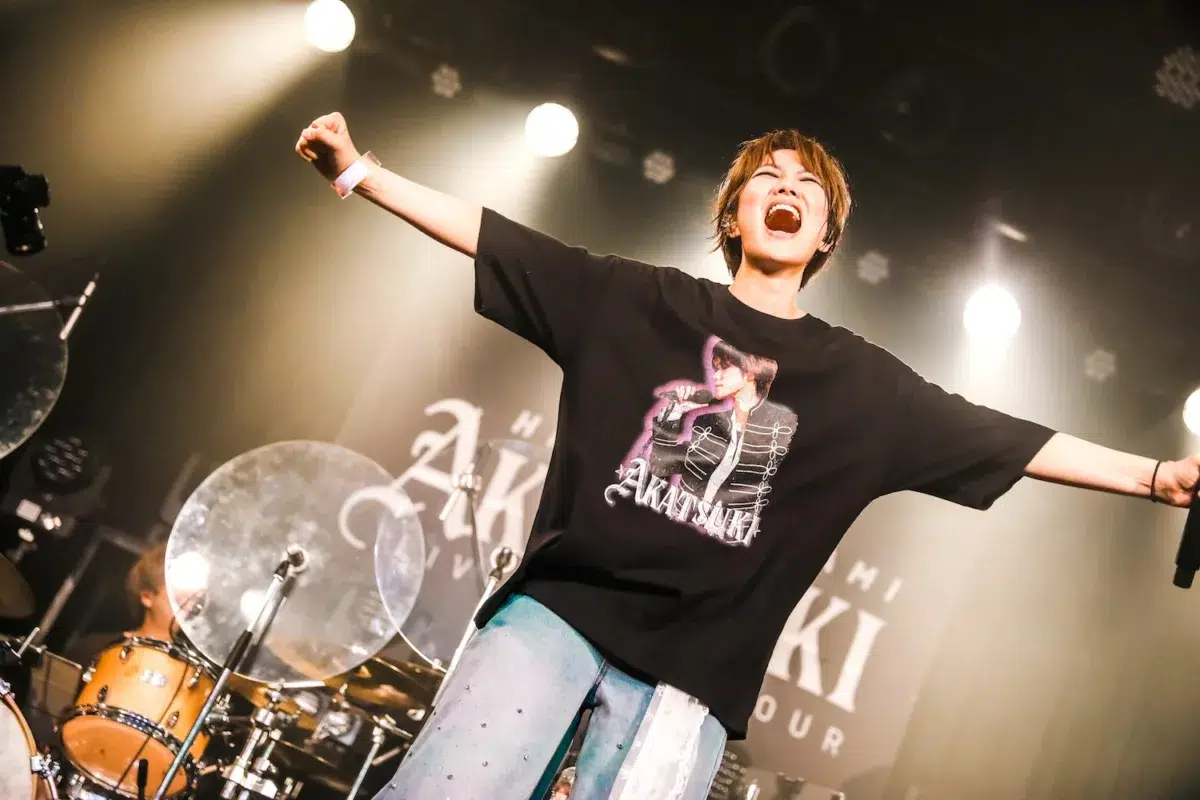七海ひろき、自身初のライブハウスツアーを完走!ツアーファイナルの恵比寿 LIQUIDROOM公演をレポート! 5 七海ひろき、自身初のライブハウスツアーを完走!ツアーファイナルの恵比寿 LIQUIDROOM公演をレポート!