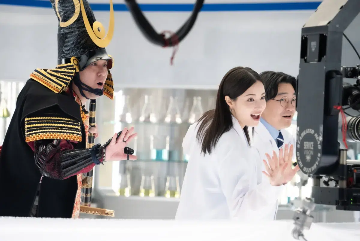広瀬すず＆オズワルド出演『AGC』新CM解禁！畠中さんは甲冑姿で緊急参戦！？